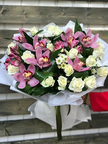 Букет цветов из: Розы и Хризантемы в Матвеевом Кургане