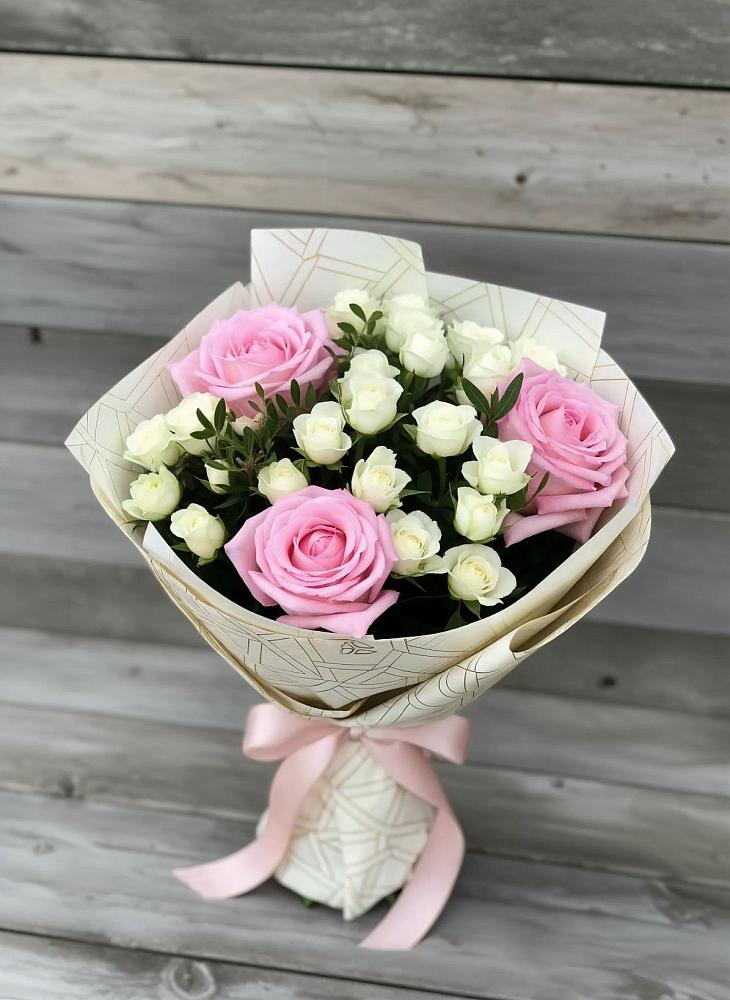 Букет цветов из: Розы в Матвеевом Кургане