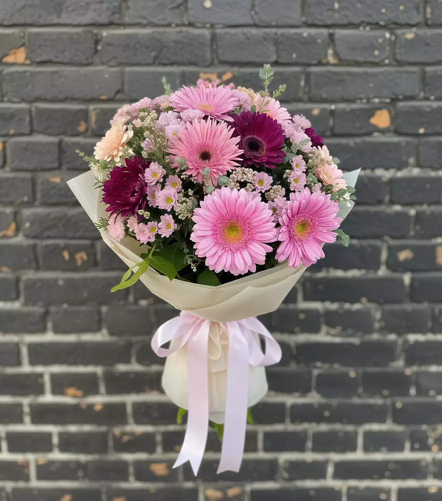 Букет цветов из: Герберы и Хризантемы в Матвеевом Кургане