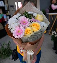 Букет цветов из:  Герберы, Розы и Хризантемы в Матвеевом Кургане