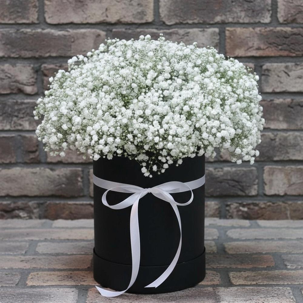 Цветочная композиция из Гипсофила в шляпной коробке в Матвеевом Кургане