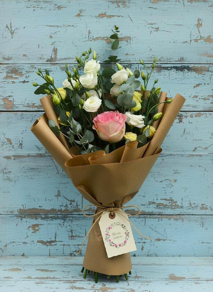 Букет цветов из: Розы и Лизиантусы в Матвеевом Кургане