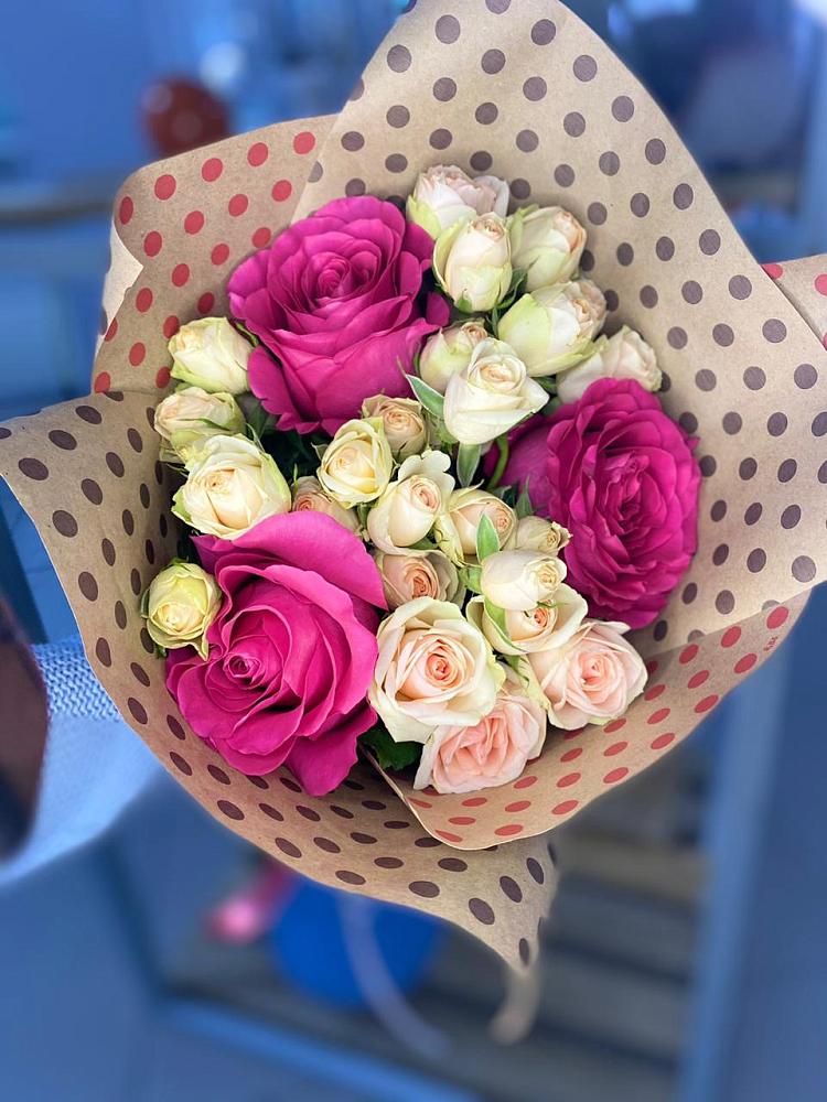 Букет цветов из: Розы в Матвеевом Кургане