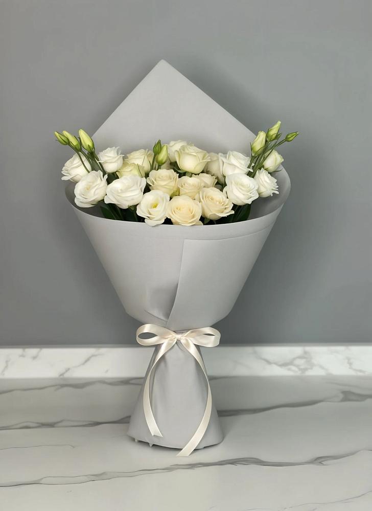 Букет цветов из: Розы и Лизиантусы в Матвеевом Кургане