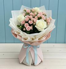Букет цветов из:  Розы в Матвеевом Кургане