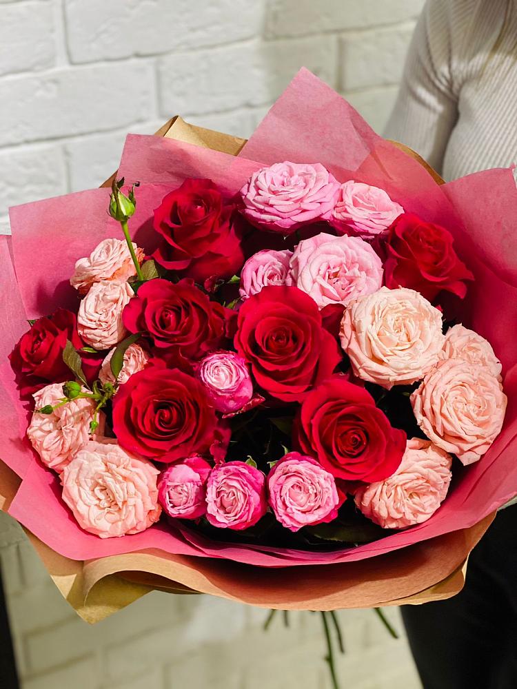 Букет цветов из: Розы в Матвеевом Кургане