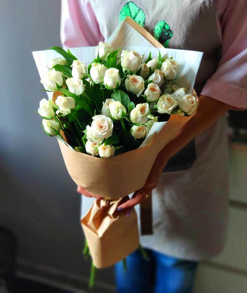 Букет цветов из: Розы в Матвеевом Кургане