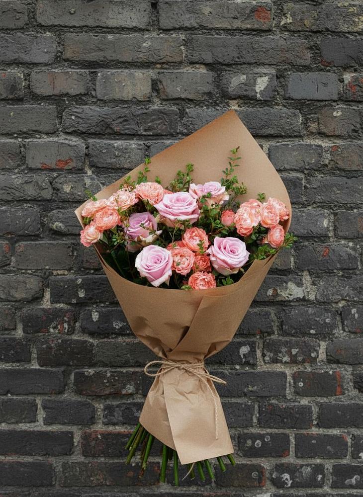 Букет цветов из: Розы в Матвеевом Кургане