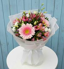 Букет цветов из:  Герберы, Альстромерии и Лизиантусы в Матвеевом Кургане