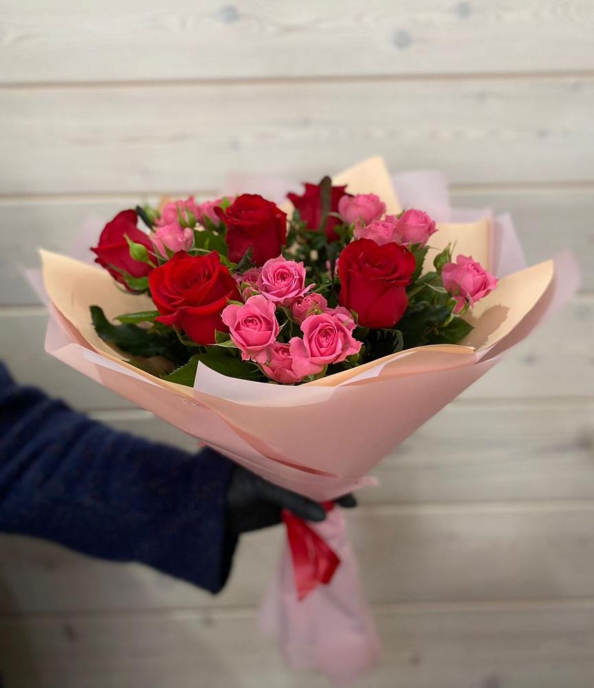 Букет цветов из: Розы в Матвеевом Кургане
