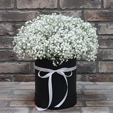 Цветочная композиция из Гипсофила в шляпной коробке в Матвеевом Кургане